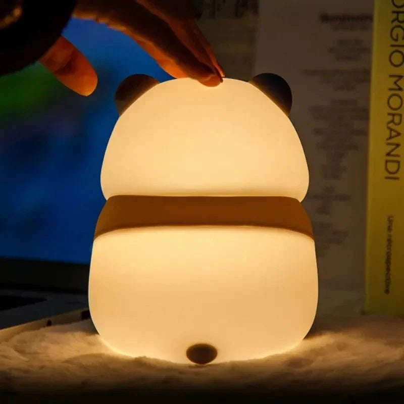 Creative Fashion Panda-shaped Lamp – Silicone Night Light Home Decor  مصباح باندا مبتكر على شكل باندا – ضوء ليلي سيليكون للديكور المنزلي